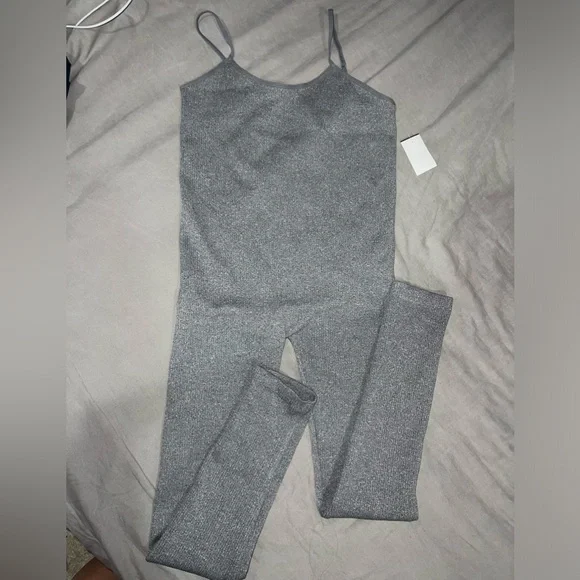 Gray jumpsuit - Picture 1 of 2